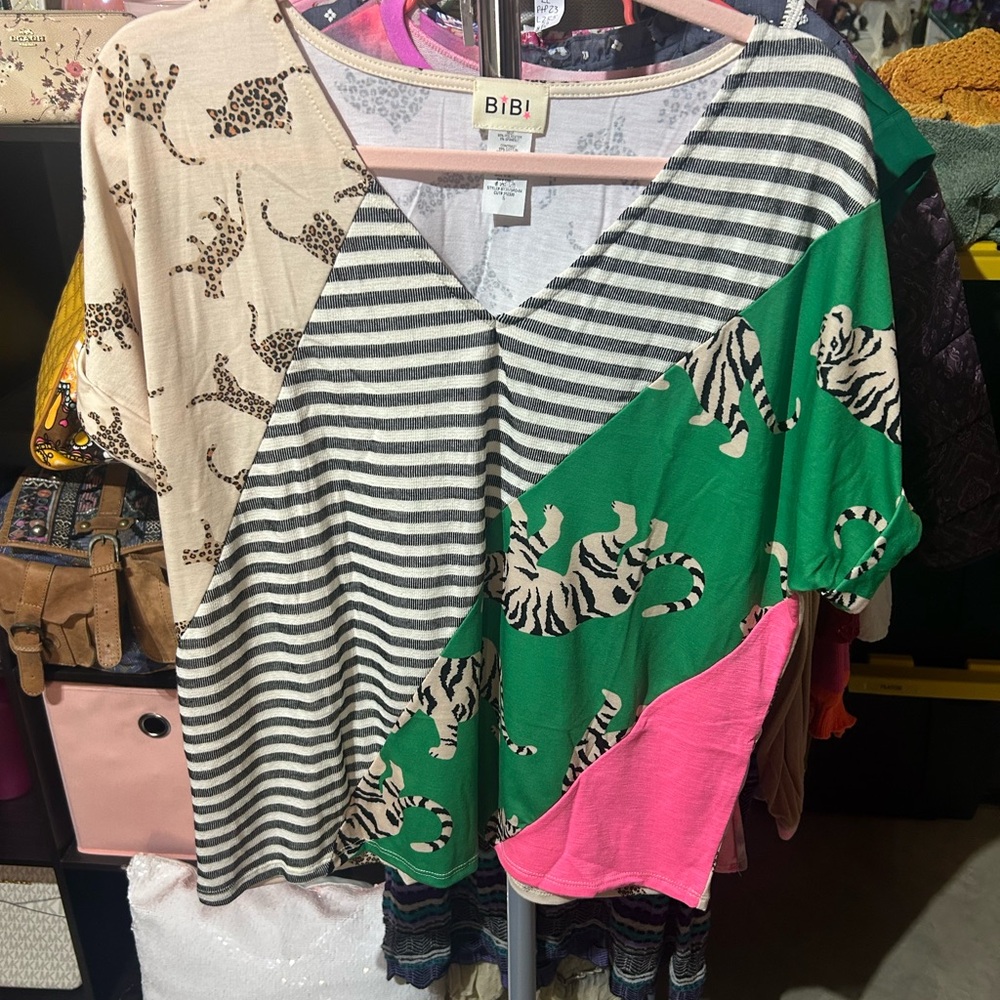 BiBi Patchwork Short Sleeve Tee in Green, Pink, Cream, Black
